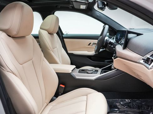 Used 2026 BMW 330i Sedan w/ Premium Package RWD image 17