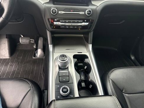 Used 2020 Ford Explorer XLT w/ Equipment Group 202A image 23