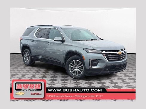 Used 2023 Chevrolet Traverse LT image 1