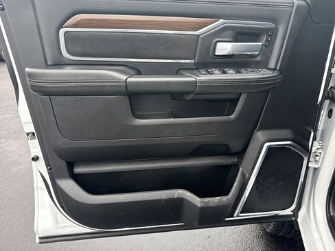 Used 2024 RAM 2500 Laramie image 12
