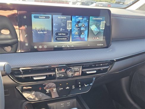 New 2026 Nissan Kicks SR image 20