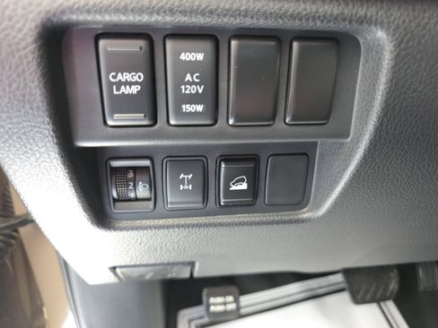 Used 2021 Nissan Titan PRO-4X w/ Pro-4x Convenience Package image 34