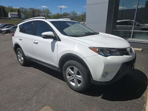 Used 2013 Toyota RAV4 XLE FWD image 2