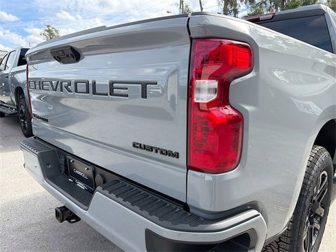 Used 2024 Chevrolet Silverado 1500 Custom image 11