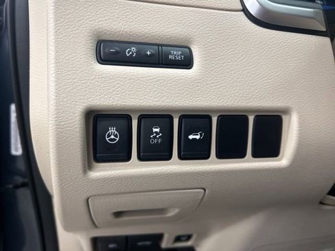 Used 2017 Nissan Murano Platinum image 15