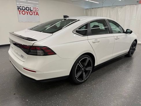 Used 2024 Honda Accord Sport image 2