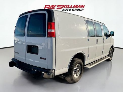 Used 2024 GMC Savana 2500 w/ Driver Convenience Package image 7