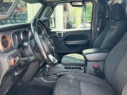 Used 2020 Jeep Gladiator Mojave w/ Cold Weather Group AWD/4WD image 10