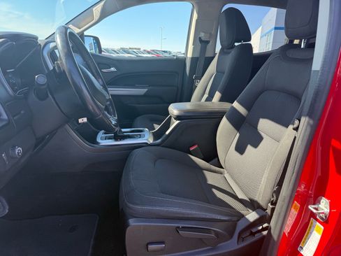 Used 2018 Chevrolet Colorado LT w/ LT Convenience Package RWD image 12