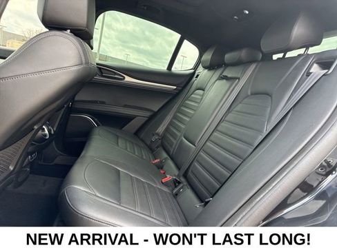 Used 2022 Alfa Romeo Stelvio Veloce image 14