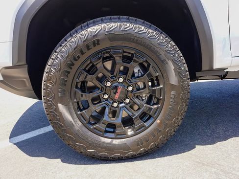 New 2026 GMC Canyon Elevation w/ Convenience Package RWD image 7