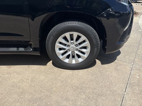 Used 2021 Lexus GX 460 Premium w/ Premium Package AWD/4WD image 13