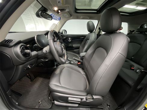 Used 2023 MINI Cooper 2-Door Hardtop image 17