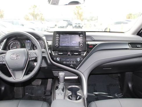 Used 2024 Toyota Camry SE FWD image 9