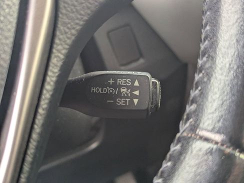 Used 2016 Toyota RAV4 Limited image 18