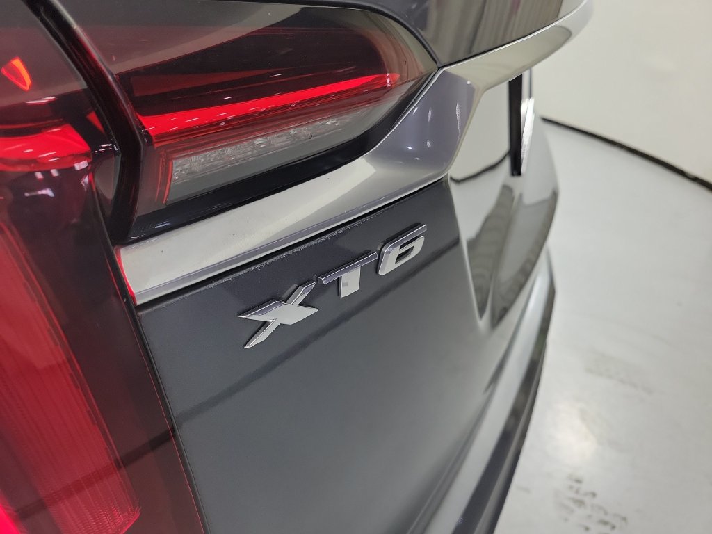 Used 2020 Cadillac XT6 Premium Luxury FWD image 7