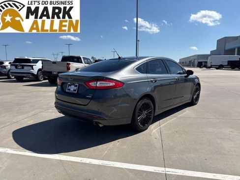 Used 2016 Ford Fusion SE w/ Equipment Group 202A FWD image 5