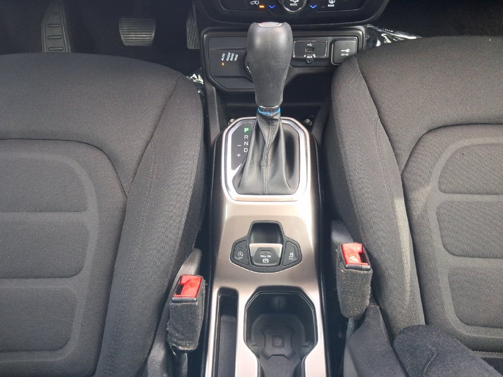 Used 2022 Jeep Renegade Latitude AWD/4WD image 11