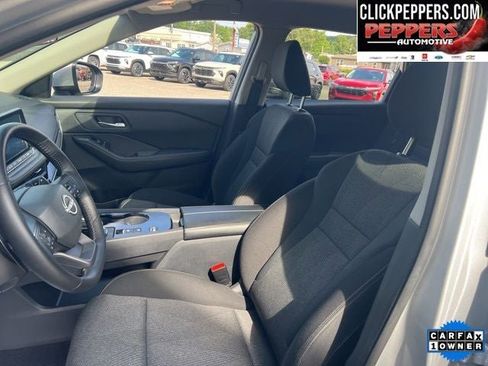 Used 2025 Nissan Rogue SV FWD image 12
