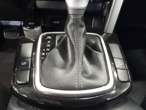 Used 2025 Kia Seltos S FWD image 19