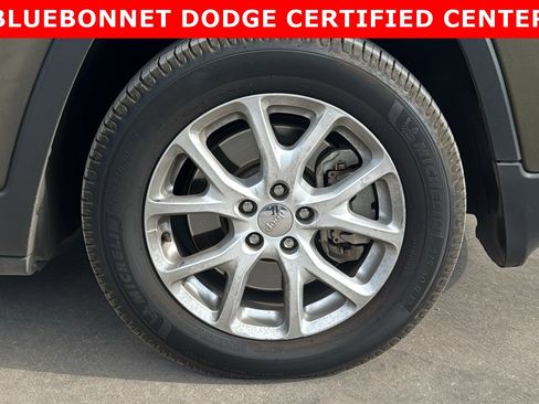 Used 2016 Jeep Cherokee Latitude w/ Comfort/Convenience Group image 31