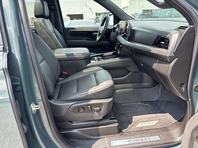 Used 2026 Chevrolet Tahoe Z71 w/ Comfort Package AWD/4WD image 28