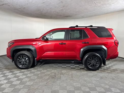 Used 2025 Toyota 4Runner SR5 AWD/4WD image 8