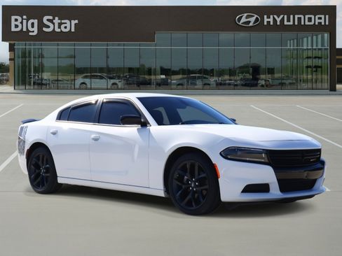 Used 2022 Dodge Charger SXT w/ Blacktop Package image 6