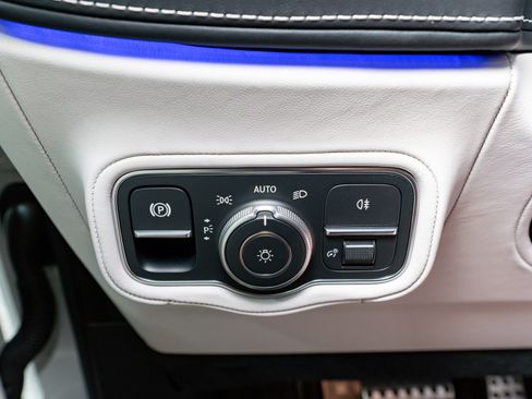 Used 2025 Mercedes-Benz G 63 AMG 4MATIC image 36