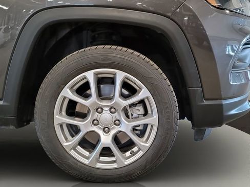 Used 2023 Jeep Compass Latitude image 22