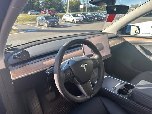 Used 2025 Tesla Model Y Long Range AWD/4WD image 6