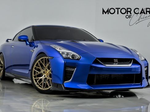 Used 2020 Nissan GT-R Premium AWD/4WD image 1