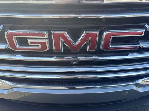 Used 2023 GMC Terrain SLT w/ Tech Package image 30