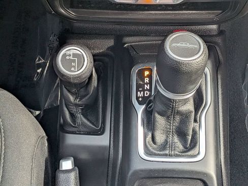 Used 2020 Jeep Gladiator Sport w/ Quick Order Package 24S AWD/4WD image 28