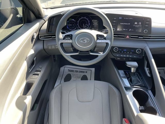 Used 2022 Hyundai Elantra Blue FWD image 12