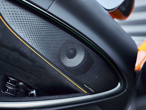 Used 2025 McLaren Artura Spider RWD image 42