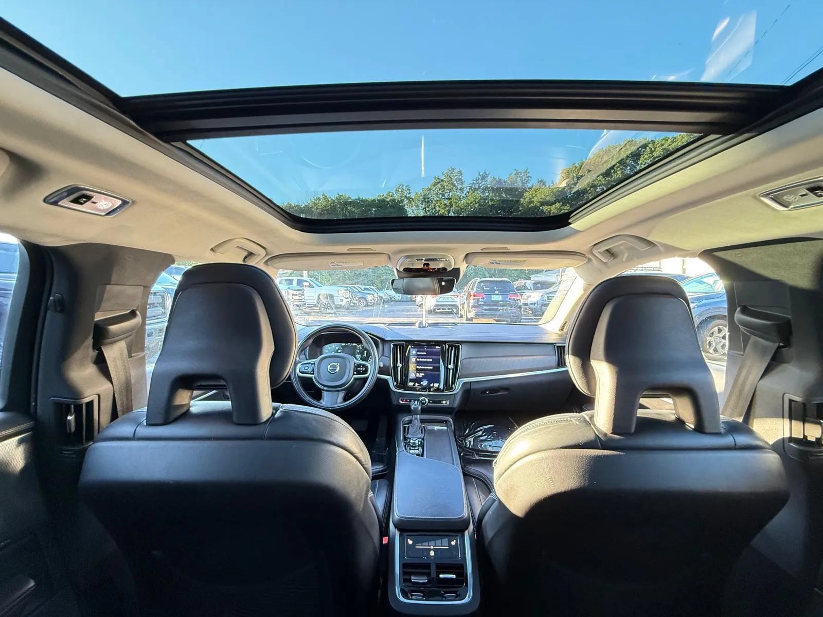 Used 2018 Volvo V90 T6 Cross Country w/ Convenience Package AWD/4WD image 14