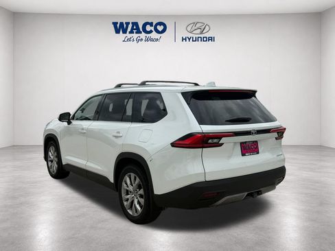 Used 2024 Toyota Grand Highlander FWD image 5