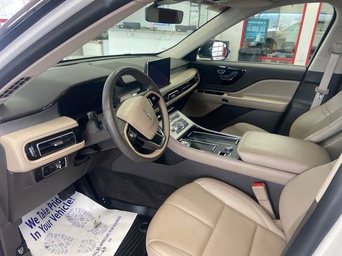 Used 2023 Lincoln Aviator AWD w/ Premium Package image 6