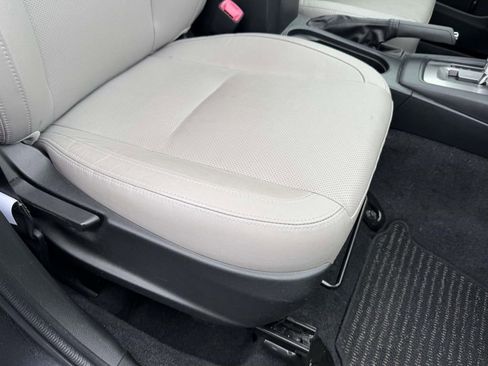 Used 2018 Subaru Forester 2.5i Limited AWD/4WD image 11