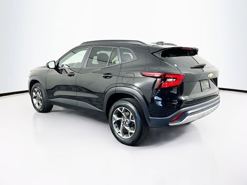 Used 2025 Chevrolet Trax LT image 5