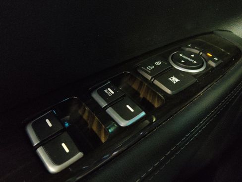 Used 2019 Kia Sorento L FWD image 27