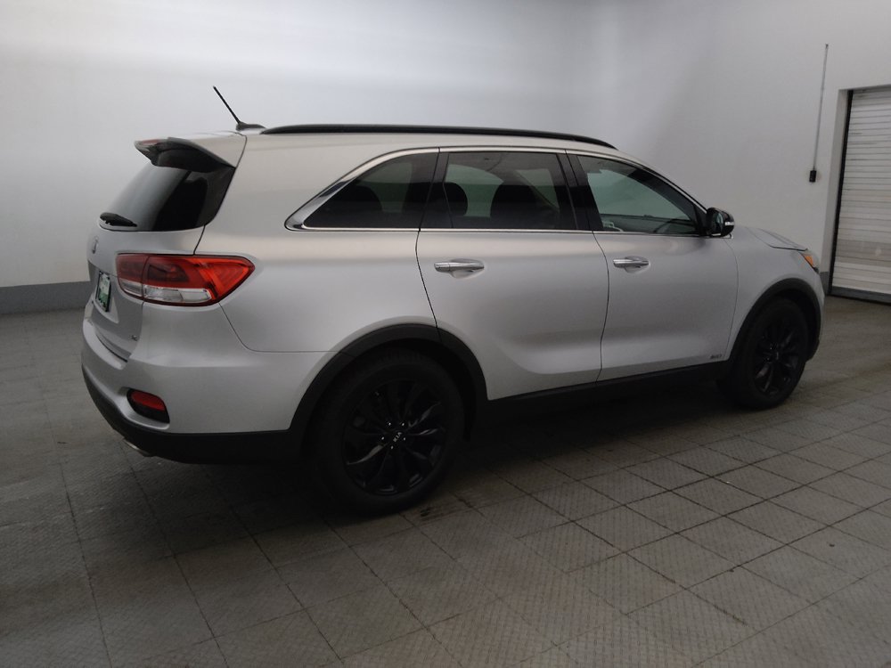 Used 2019 Kia Sorento S AWD/4WD image 10