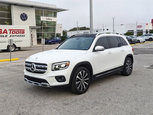 Used 2022 Mercedes-Benz GLB 250 image 3