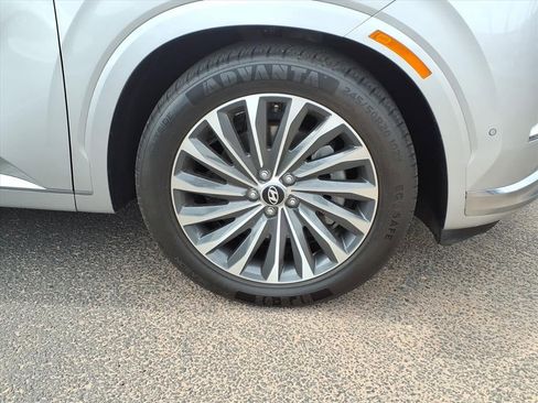 Used 2024 Hyundai Palisade Calligraphy image 9