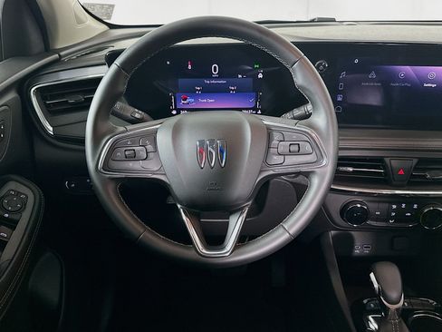 Used 2025 Buick Encore GX Preferred FWD image 17
