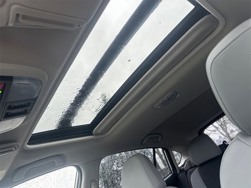 Certified 2023 Subaru Crosstrek 2.5i Limited w/ Moonroof Package image 21