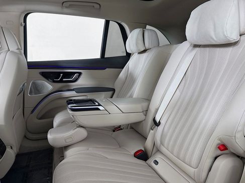 New 2026 Mercedes-Benz EQS 400 4MATIC SUV image 7