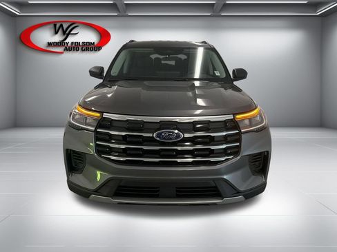 New 2026 Ford Explorer Active RWD image 2