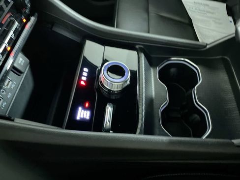 Used 2024 Jeep Grand Cherokee Limited image 28